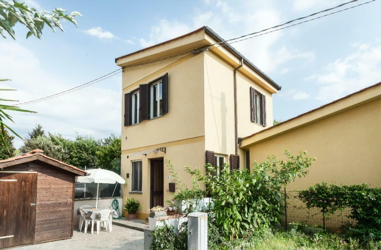 La Casina Gialla Independent House - Near The Walls Lucca Luaran gambar
